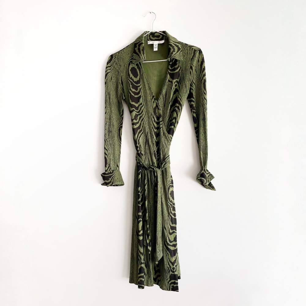 RARE DIANE VON FURSTENBERG Printed Silk Knee-Length Dress - Picture 1 of 4